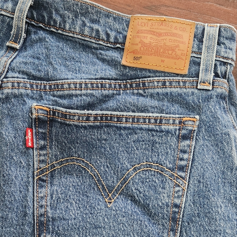 LEVI'S 501 VINTAGE JEANS SHORTS 💙 - Picture 10 of 14